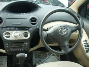 2004 Toyota Vitz Pictures