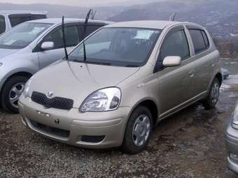 2004 Toyota Vitz Photos