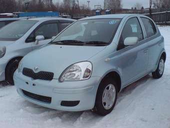 2004 Toyota Vitz Images