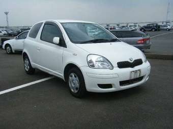 2004 Toyota Vitz Photos