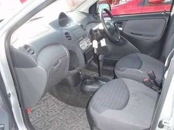 2004 Toyota Vitz Pictures