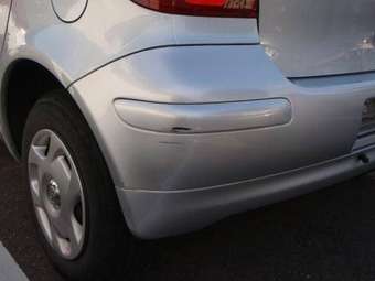 2004 Toyota Vitz Photos