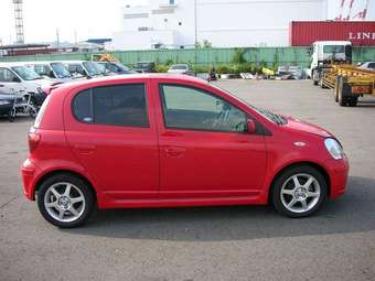 2004 Toyota Vitz Photos