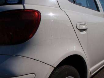 2004 Toyota Vitz Pictures