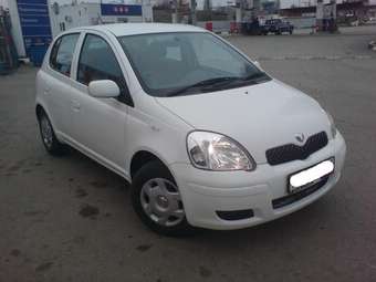 2004 Toyota Vitz Photos