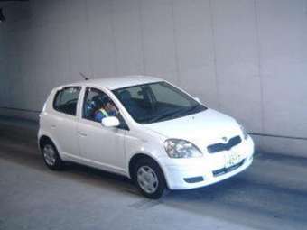 2004 Toyota Vitz Photos