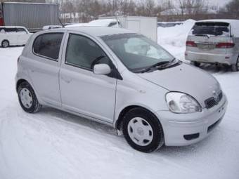 2004 Toyota Vitz Photos