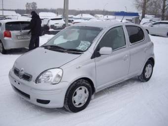 2004 Toyota Vitz Photos