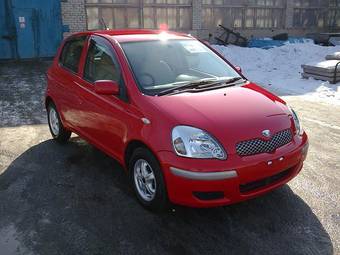 2004 Toyota Vitz Photos