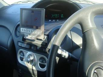 2004 Toyota Vitz Pictures