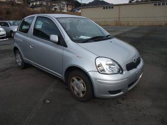 2004 Toyota Vitz Photos