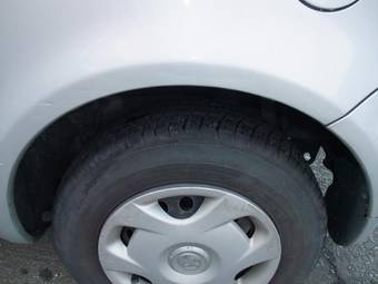 2004 Toyota Vitz Images