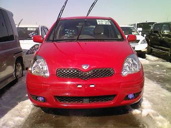 2004 Toyota Vitz Photos