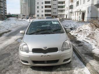 2004 Toyota Vitz Photos