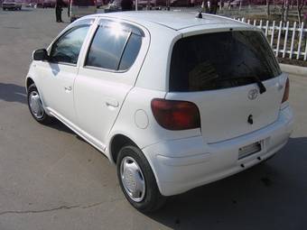 2004 Toyota Vitz Pictures