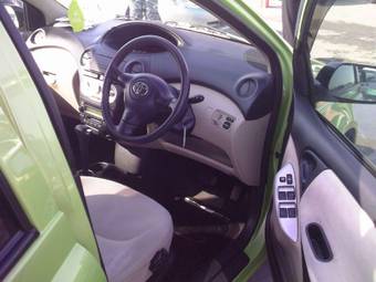 2004 Toyota Vitz Pictures