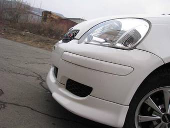 2004 Toyota Vitz Pictures
