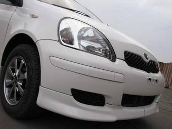 2004 Toyota Vitz Photos