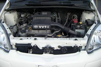 2004 Toyota Vitz Pictures