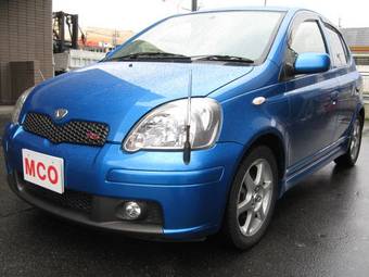 2004 Toyota Vitz Images