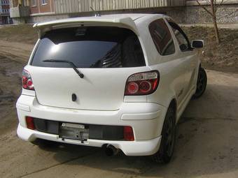 2004 Toyota Vitz Pictures