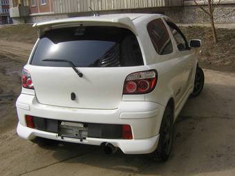 2004 Toyota Vitz Pictures