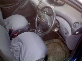 2004 Toyota Vitz Images