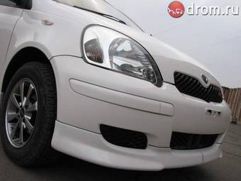 2004 Toyota Vitz Photos