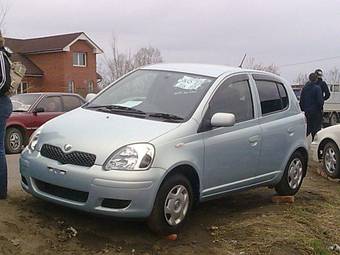 2004 Toyota Vitz Photos