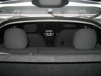 2004 Toyota Vitz Photos