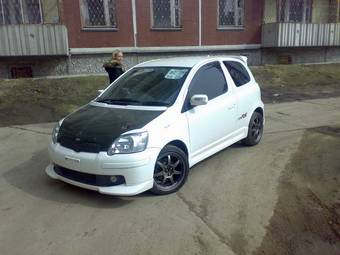 2004 Toyota Vitz Pictures