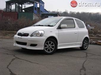 2004 Toyota Vitz Images