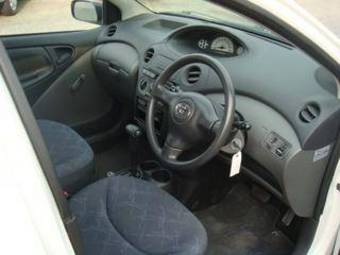 2004 Toyota Vitz Pictures