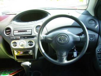 2004 Toyota Vitz Pictures