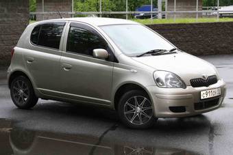 2004 Toyota Vitz Images