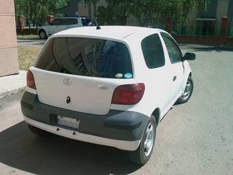 2004 Toyota Vitz Images