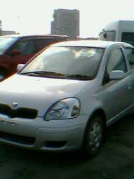 2004 Toyota Vitz Photos