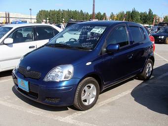 2004 Toyota Vitz Photos