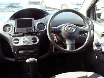 2004 Toyota Vitz Pictures