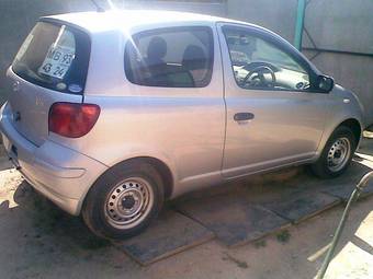 2004 Toyota Vitz Photos