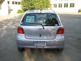 2004 Toyota Vitz Photos