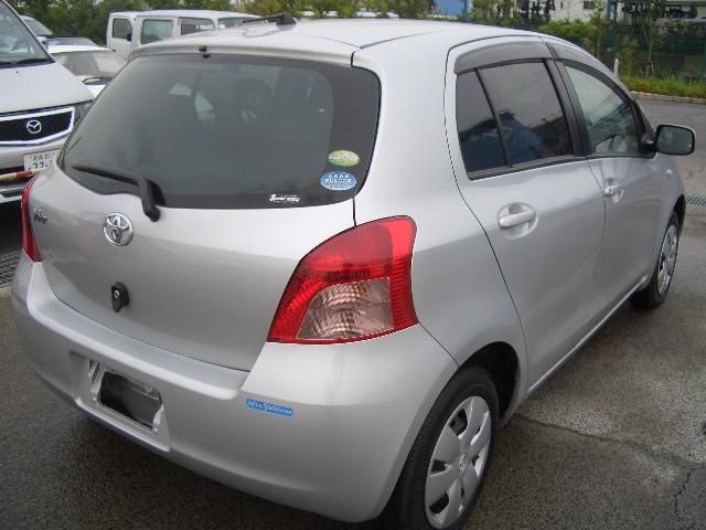 2005 Toyota Vitz