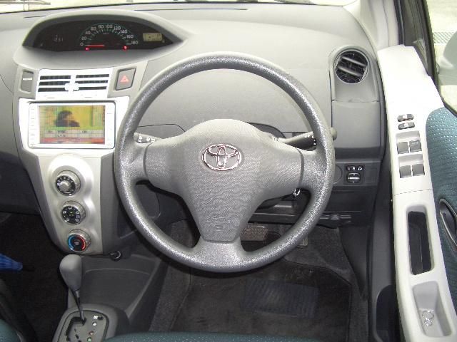 2005 Toyota Vitz