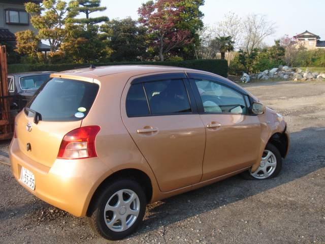 2005 Toyota Vitz