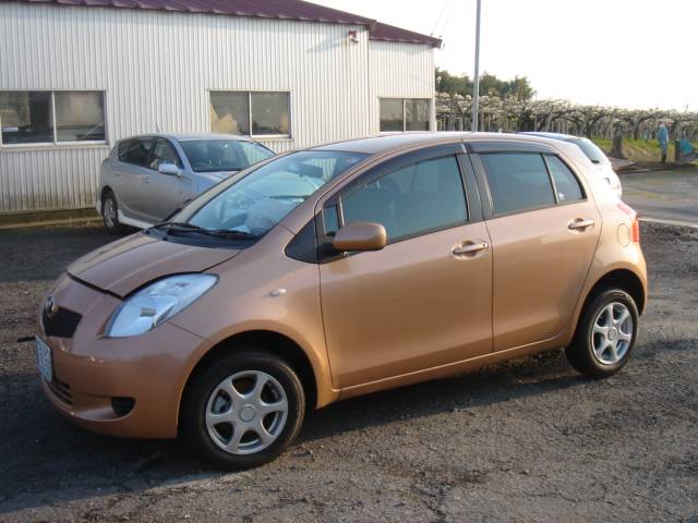 2005 Toyota Vitz