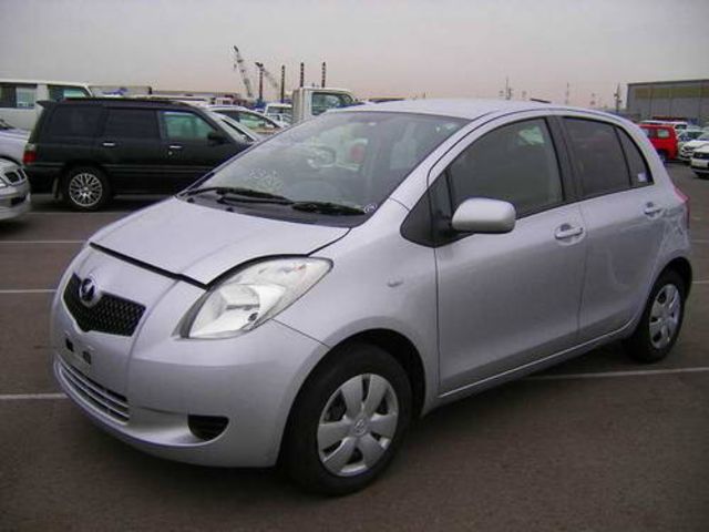 2005 Toyota Vitz