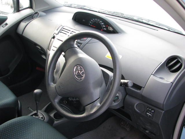 2005 Toyota Vitz