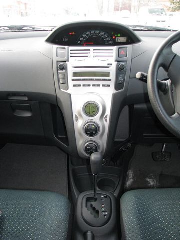 2005 Toyota Vitz