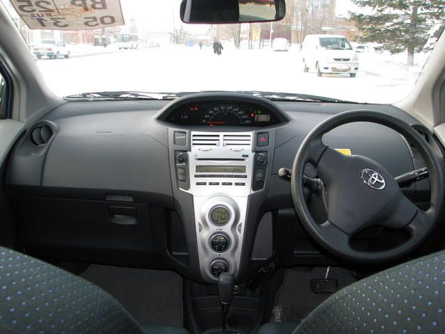 2005 Toyota Vitz