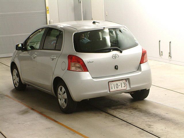 2005 Toyota Vitz